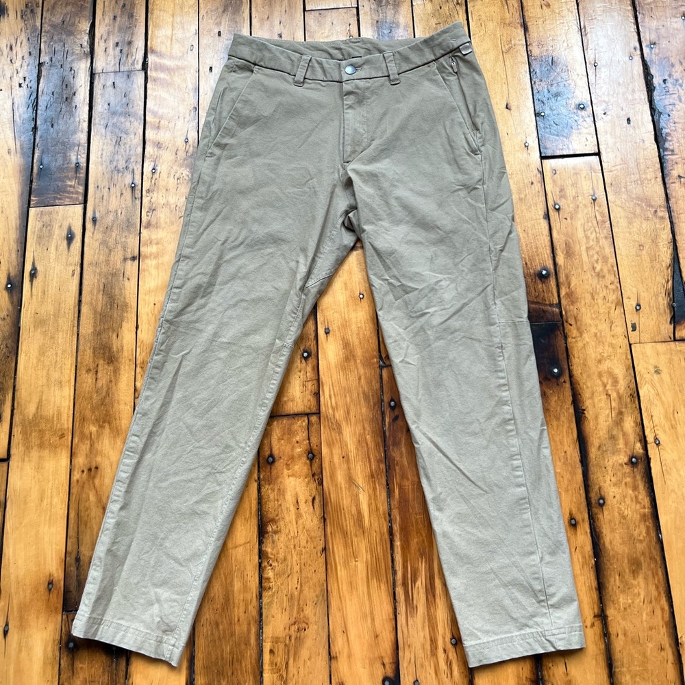 Lululemon Mens 30x28 Commission Pants Chino Tan Beige Stretch Performance M5AC0S